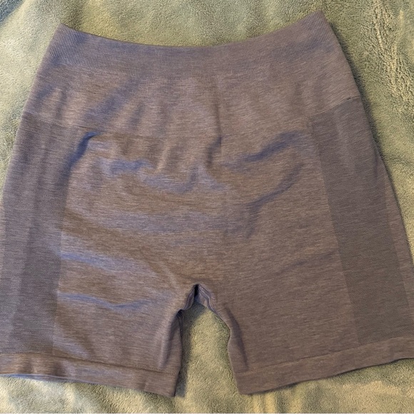 Alphalete Amplify Shorts - Picture 2 of 4